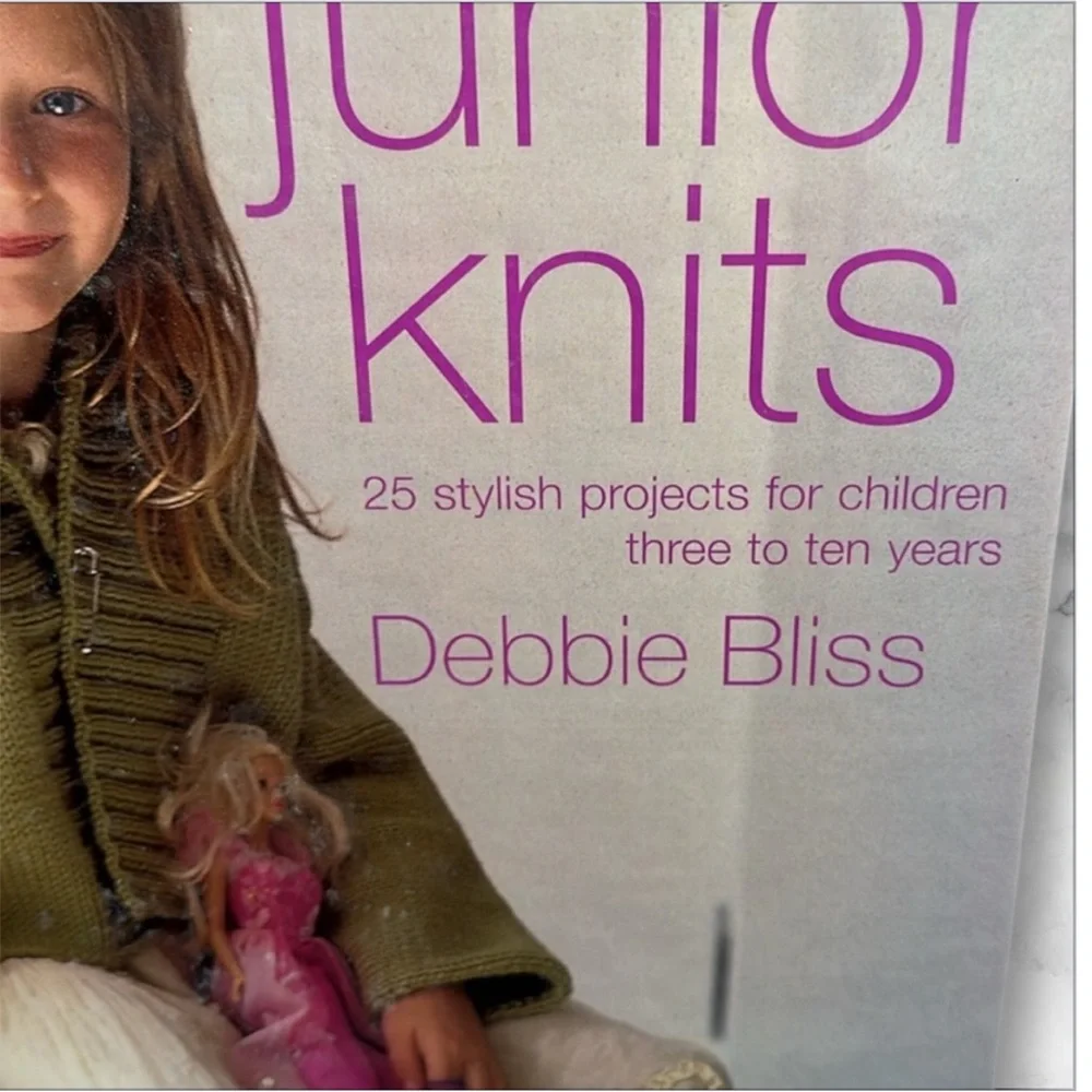 Junior Knits 25 stylish projects for children’s clothing Debbie Bliss book
